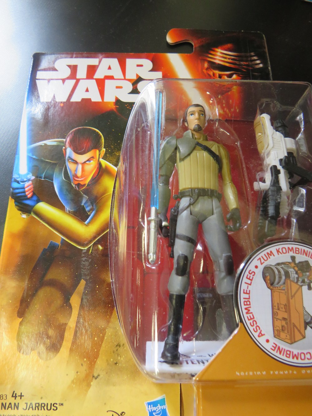 TWELVE CARDED STAR WARS FIGURES - Image 6 of 6