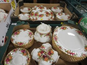 TWO TRAYS OF OLD ROYAL ALBERT COUNTRY ROSES TEA/DINNER WARE