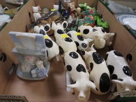 A TRAY OF ASSORTED CERAMICS TO INCLUDE STAFFORDSHIRE STYLE POTTERY