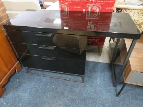 A MODERN BLACK GLOSS DESK (IN TWO SECTIONS)