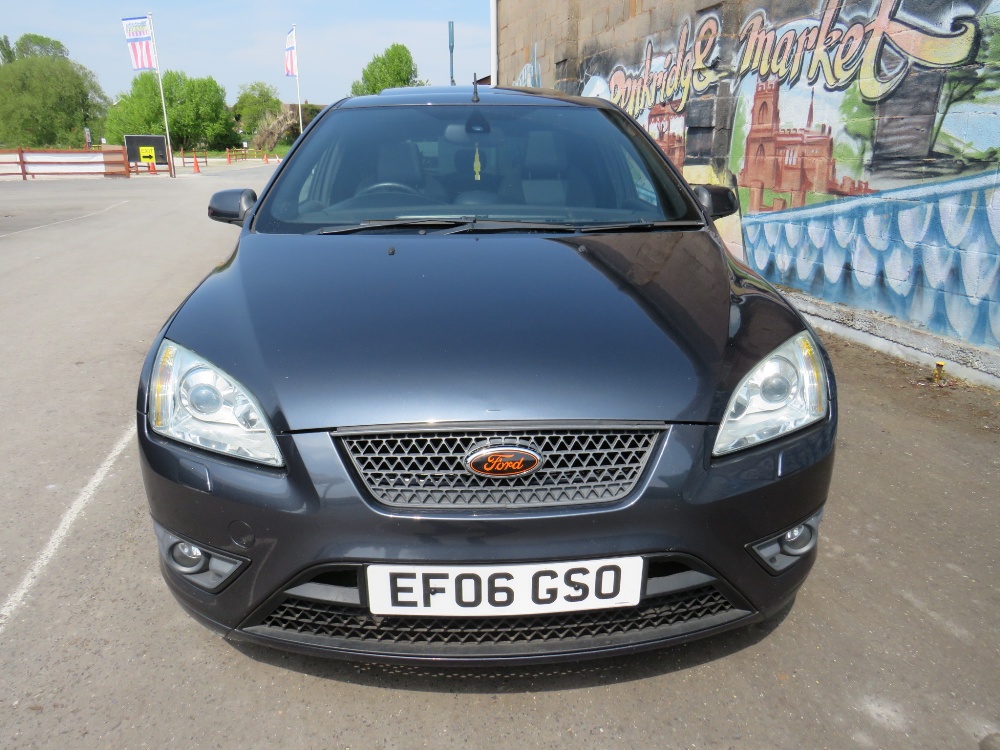 A 2006 GREY FORD FOCUS ST225 - 'EF06 GSO' - LOG BOOK, TWO KEYS, SOME DOCUMENTATION, MOT UNTIL 18TH - Image 7 of 15