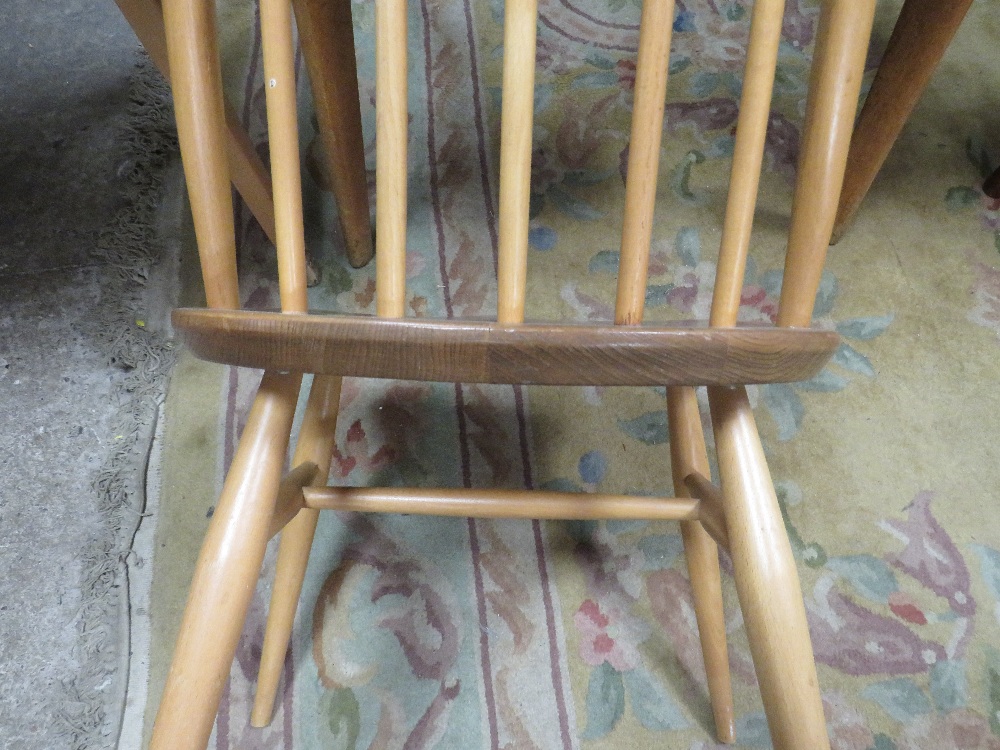 AN ERCOL STYLE DROPLEAF TABLE WITH FOUR HOOPBACK CHAIRS - Image 2 of 3