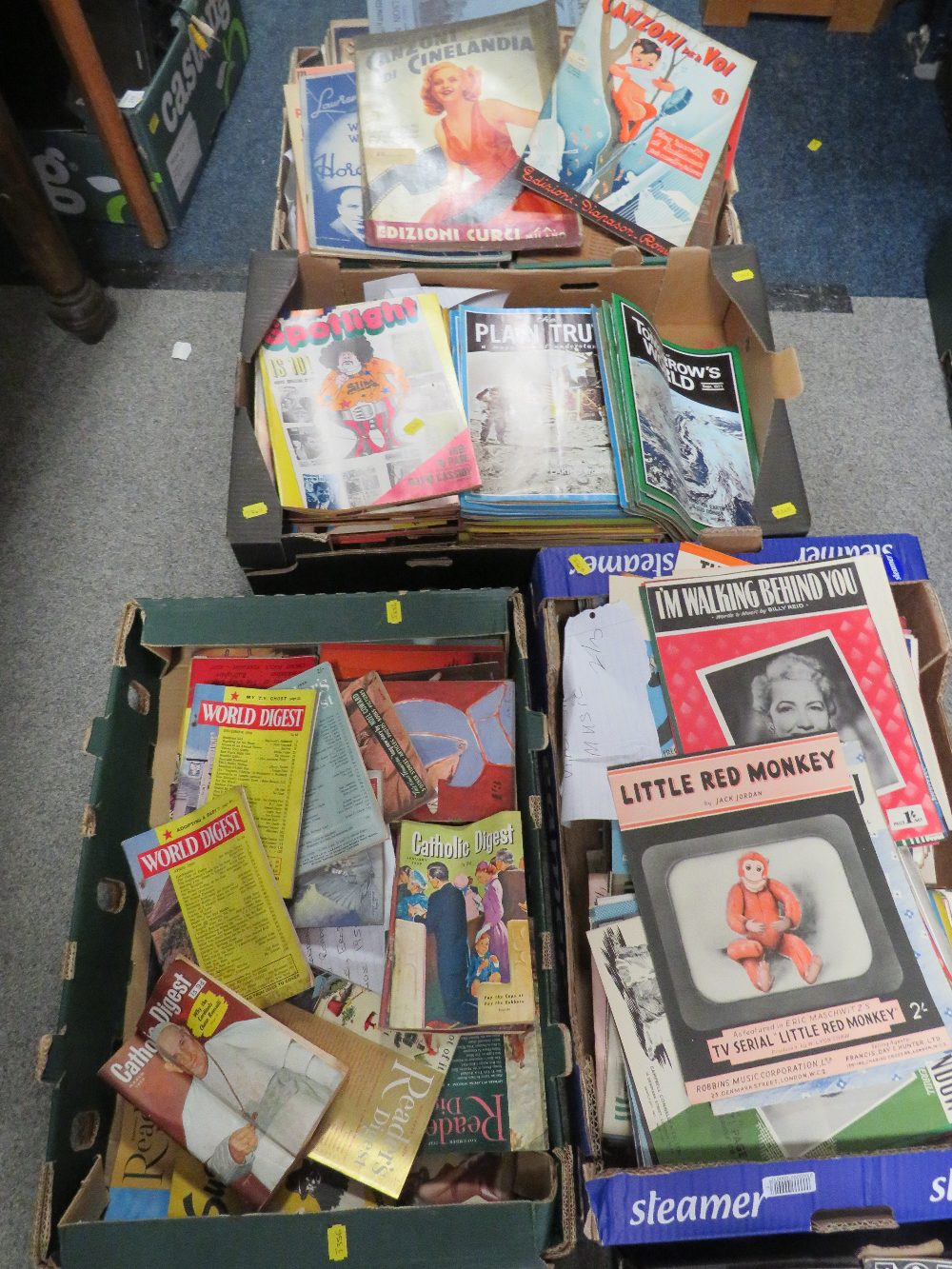 A LARGE QUANTITY OF VINTAGE MAGAZINES TO INCLUDE THE WRITE, PHOTOGRAPH GUIDE TOGETHER WITH TRAYS - Image 6 of 8