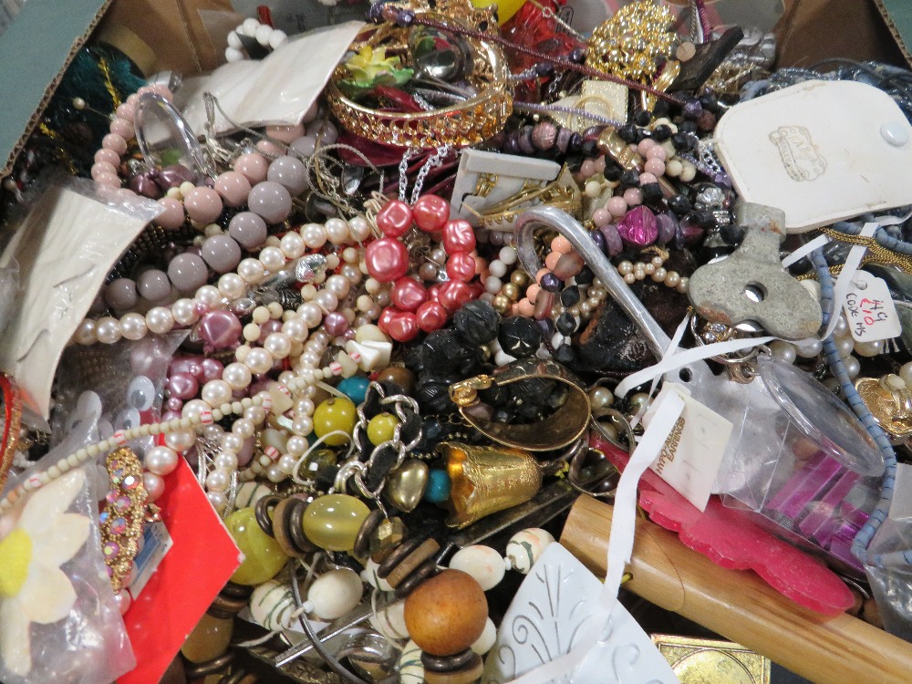 TWO BOXES OF MIXED COSTUME JEWELLERY - Image 3 of 3