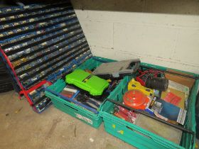 A LARGE RACK OF PLASTIC STORAGE DRAWERS AND CONTENTS TOGETHER WITH TWO TRAYS OF TOOLS AND
