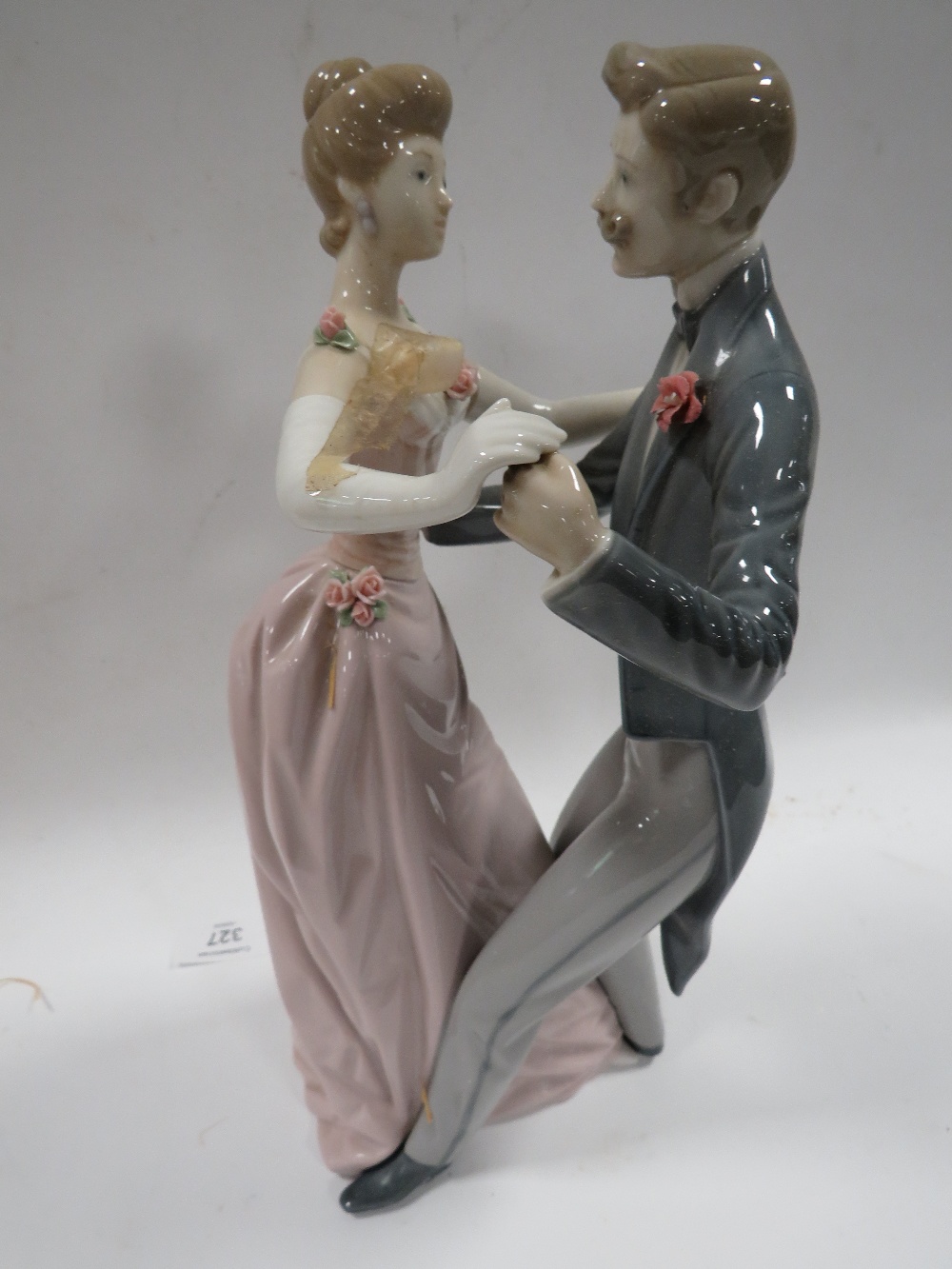 A LLADRO FIGURE OF A COUPLE BALLROOM DANCING IN ORIGINAL BOX