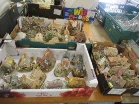 THREE TRAYS OF LILLIPUT LANE COTTAGES MANY A/F