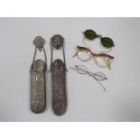A COLLECTION OF VINTAGE SPECTACLES AND WHITE METAL SPECTACLE HOLDERS ETC TO INCLUDE A VINTAGE PAIR