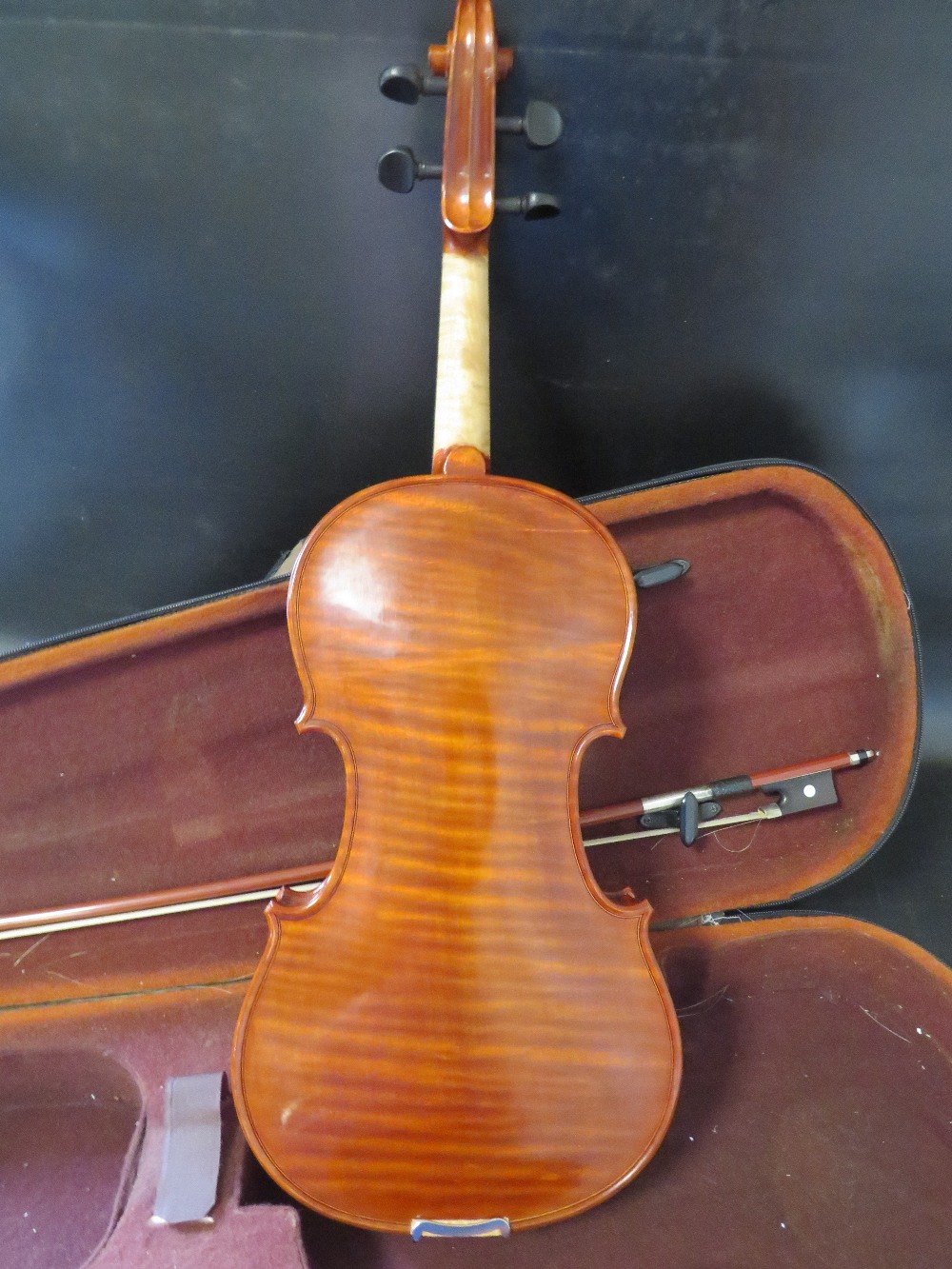THE ARCADIA VIOLIN BY STENTOR MUSIC CO. ENGLAND - WITH ONE PIECE BACK - Image 2 of 5
