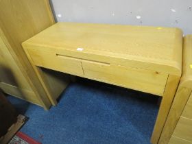 A MODERN OAK VENEER CONSOLE TABLE WITH TWO DRAWERS - 79 X 110 CM