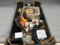 A tray of collectables to include coinage and costume jewellery