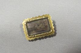 A GEORGIAN MOURNING BROOCH