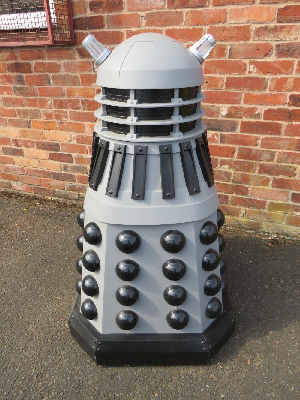 DR WHO INTEREST - A THREE-QUARTER SIZE SCRATCH BUILT MODEL OF A DALEK, with illumination to ' - Image 8 of 10