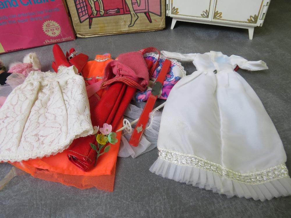 BOXED VINTAGE SINDY TOYS. to include wardrobe, table & chairs and working sink unit, together with a - Image 3 of 3