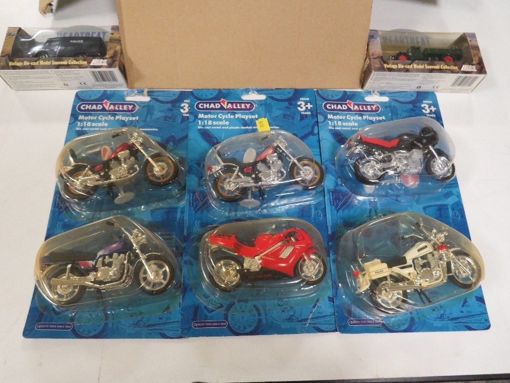 THREE CARDED CHAD VALLEY 1:18 SCALE MOTORCYCLE TWIN SETS, together with twenty three Lledo / Days - Image 2 of 3