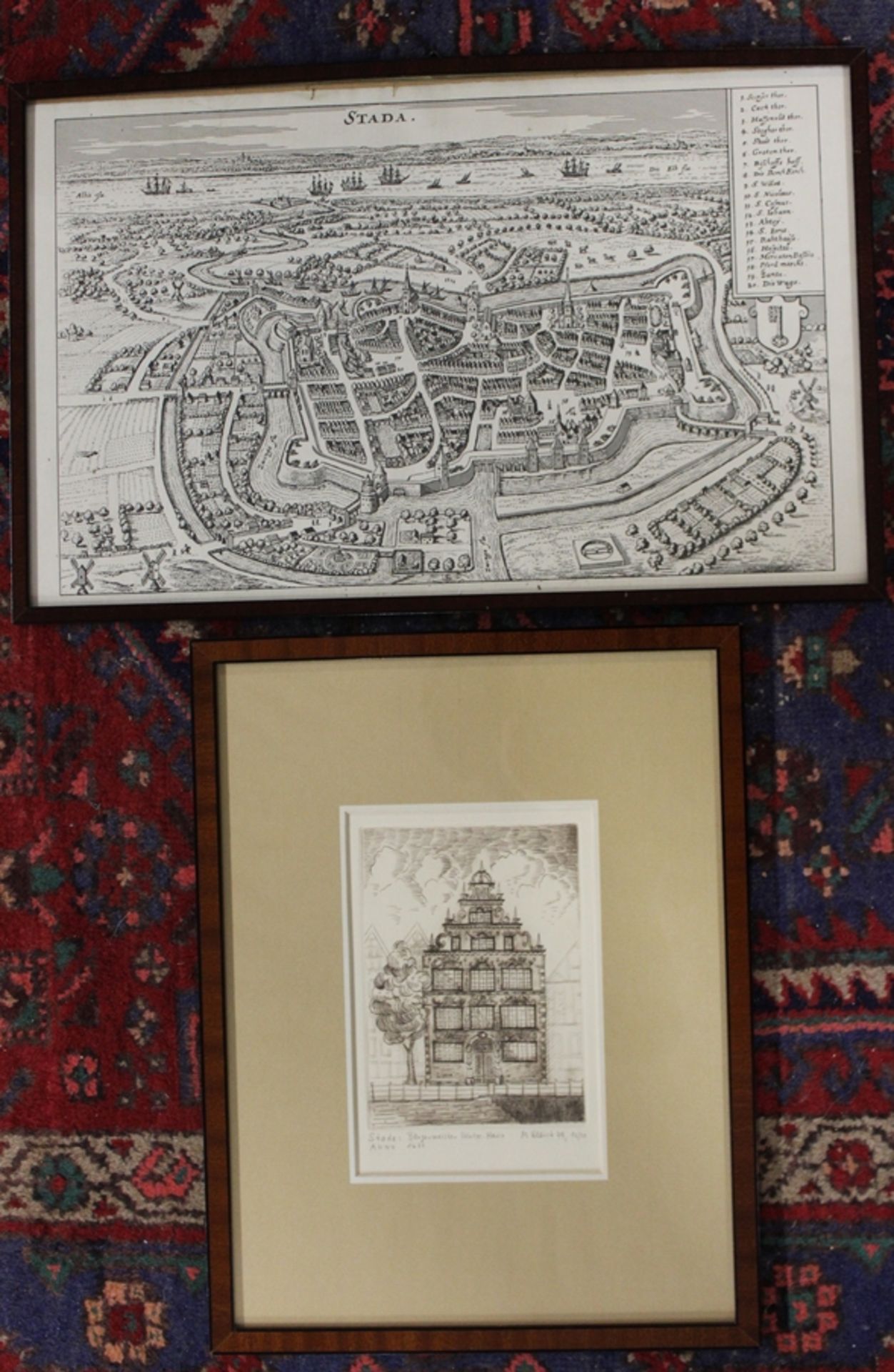 Kartengrafik "Stade", sowie Radierung von M.Kleist "Bürgermeister Hintze Haus, Stade", je gerahmt/G