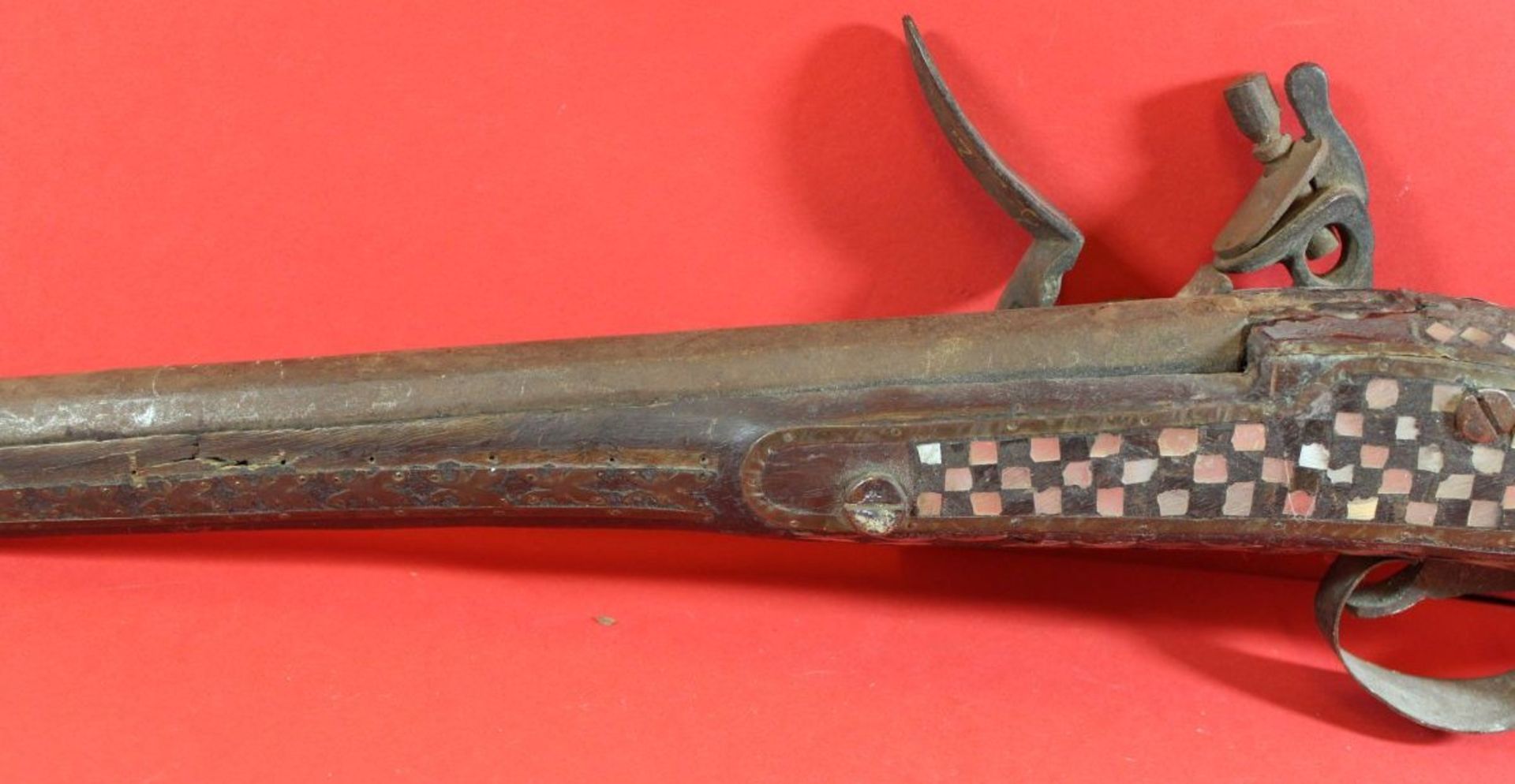 orientalisches Steinschloss-Kurzgewehr?, mit Perlmutt-Intarsien, L-68 cm - Bild 5 aus 6