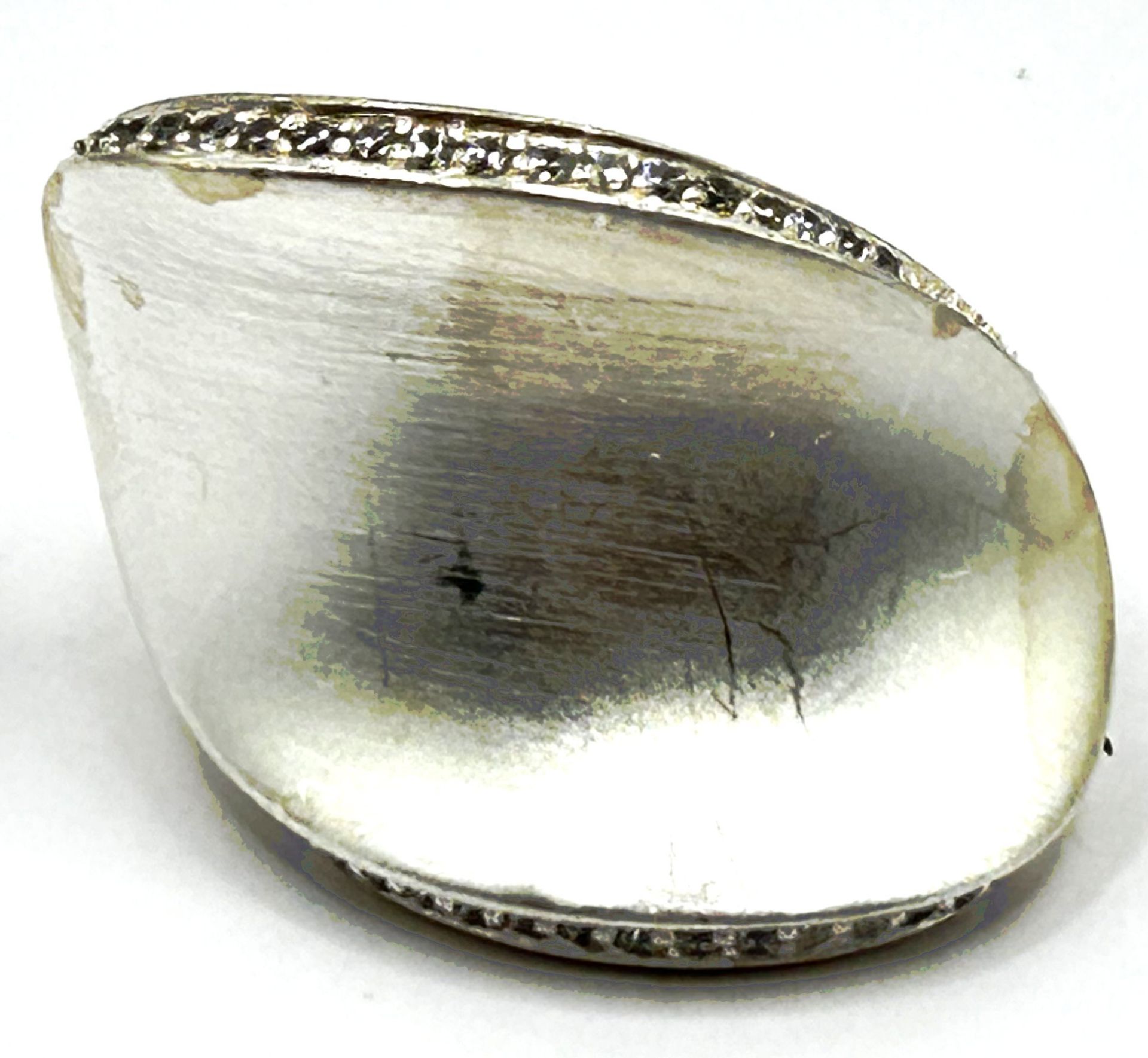 Silberring-925-, umrandet mit klaren Steinen, RG 57, 14,3 gr.