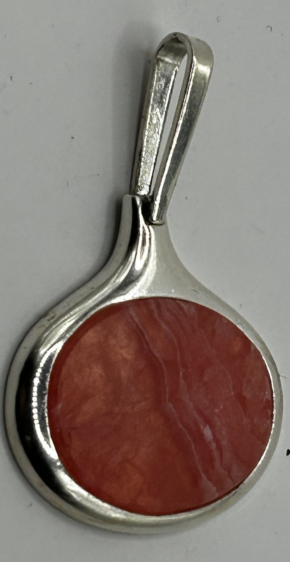 Silber-Anhänger mit rot marmorierten Stein, -835-, 60/70-er Jahre, 4,3x3 cm, 11,1 gr. - Bild 2 aus 3