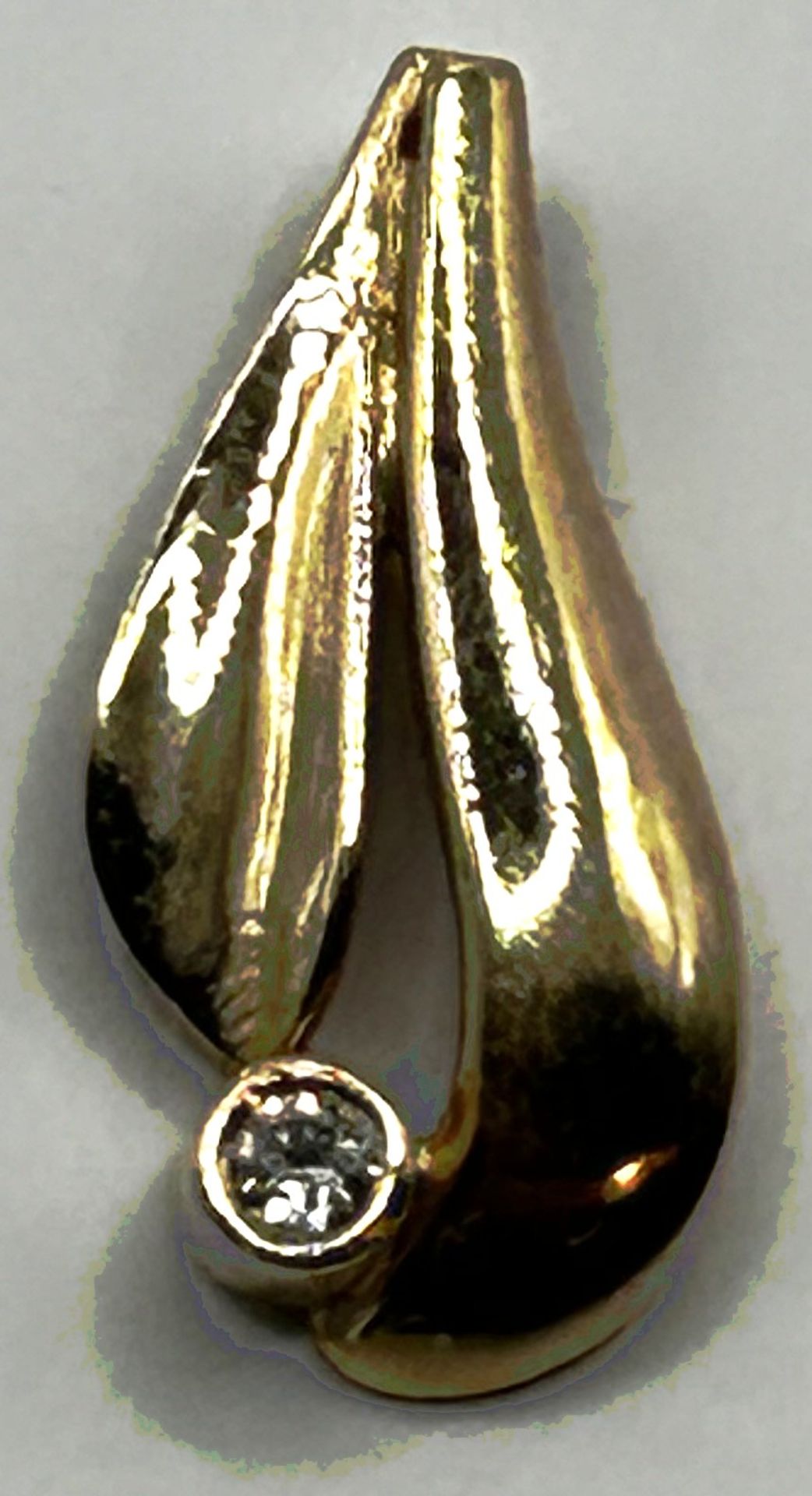 kl. Goldanhänger-585- mit Diamant, H-1,8 cm, 1,3 gr.