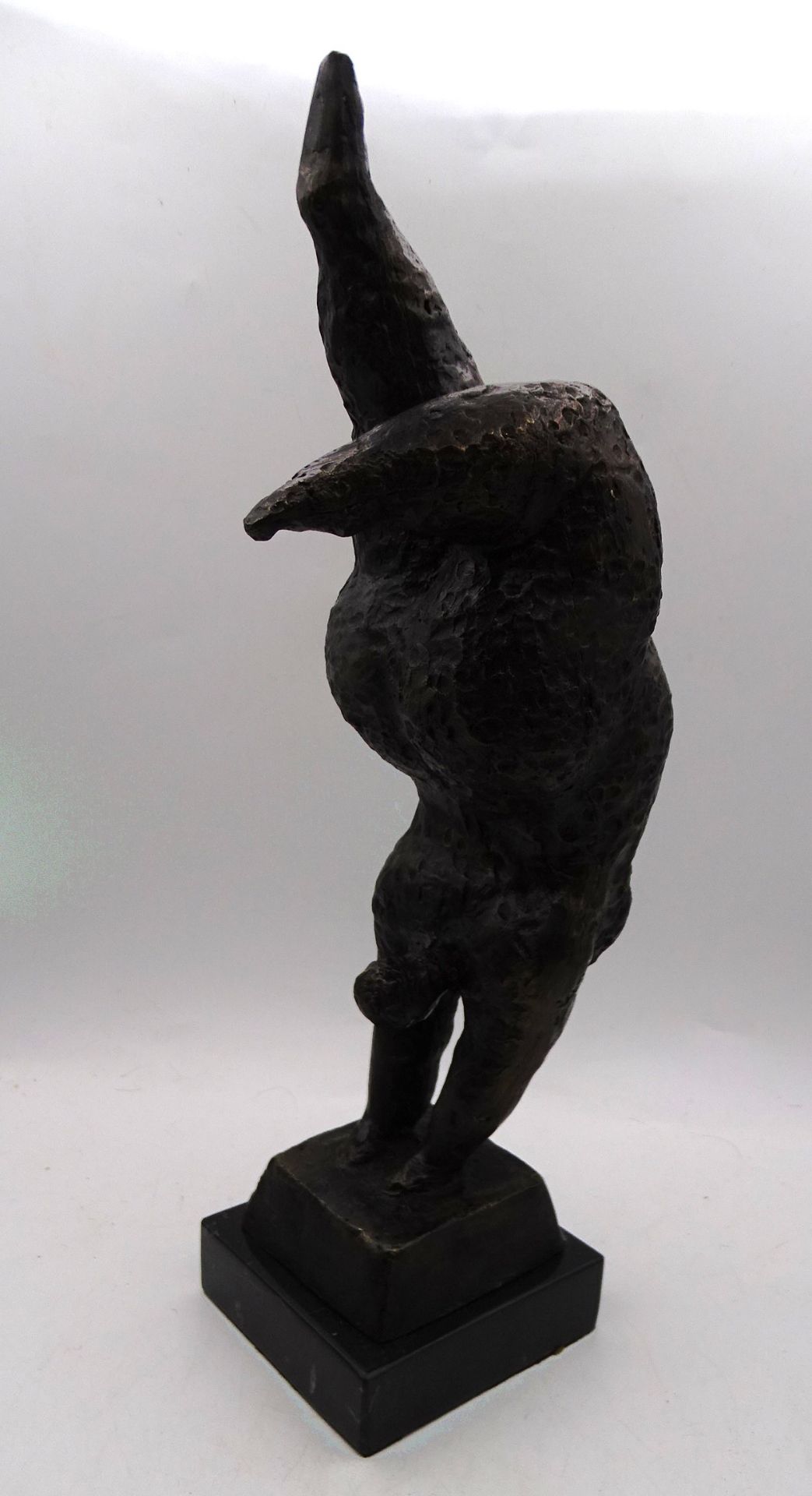 Bronze  "Turnerin Handstand" auf Steinsockel, H-31cm