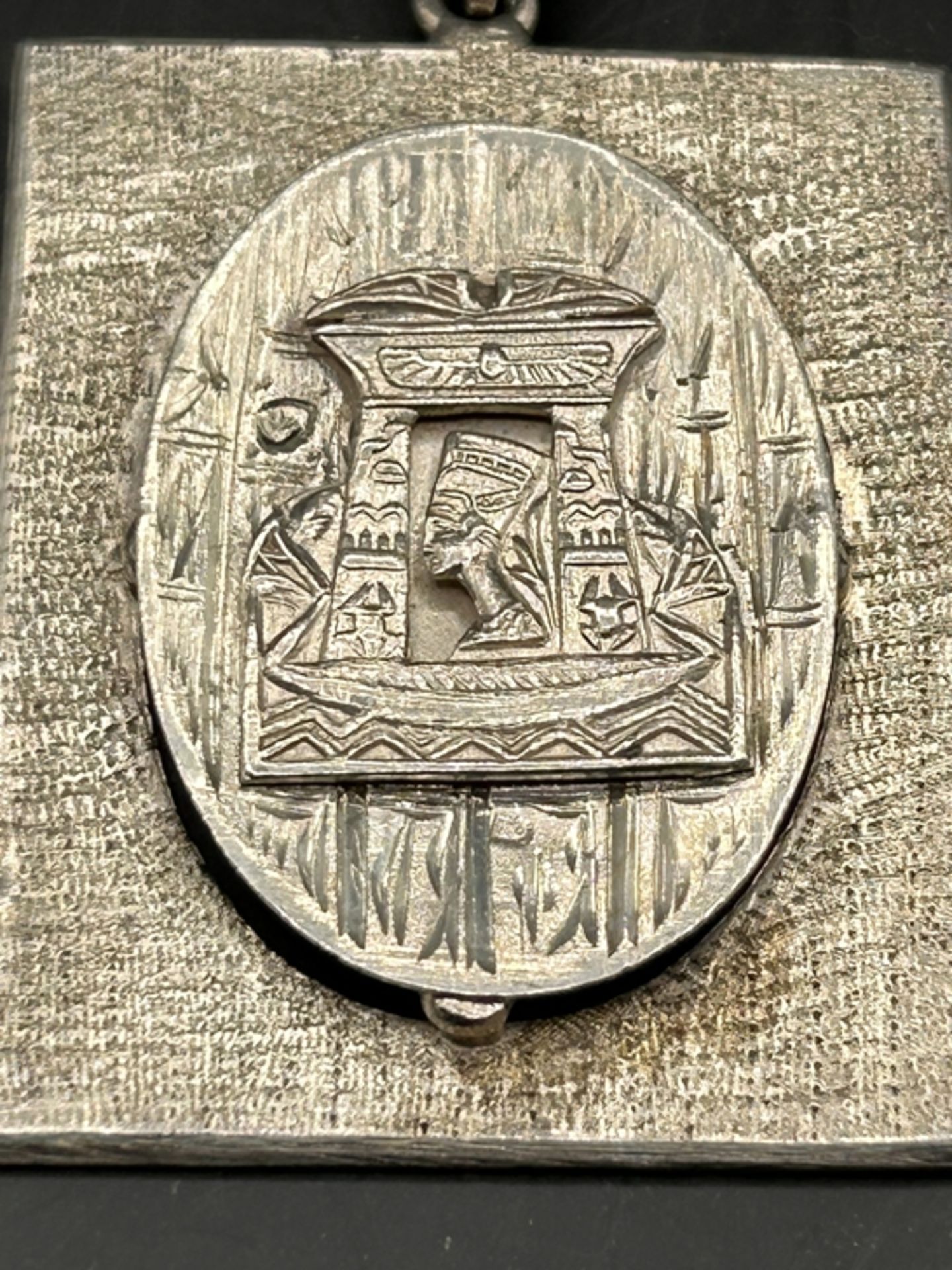 gr. Silber Anhänger mit altägypt. Motiv,arabische Punze, 4,5x3,5 cm, 11,8 gr - Image 2 of 3