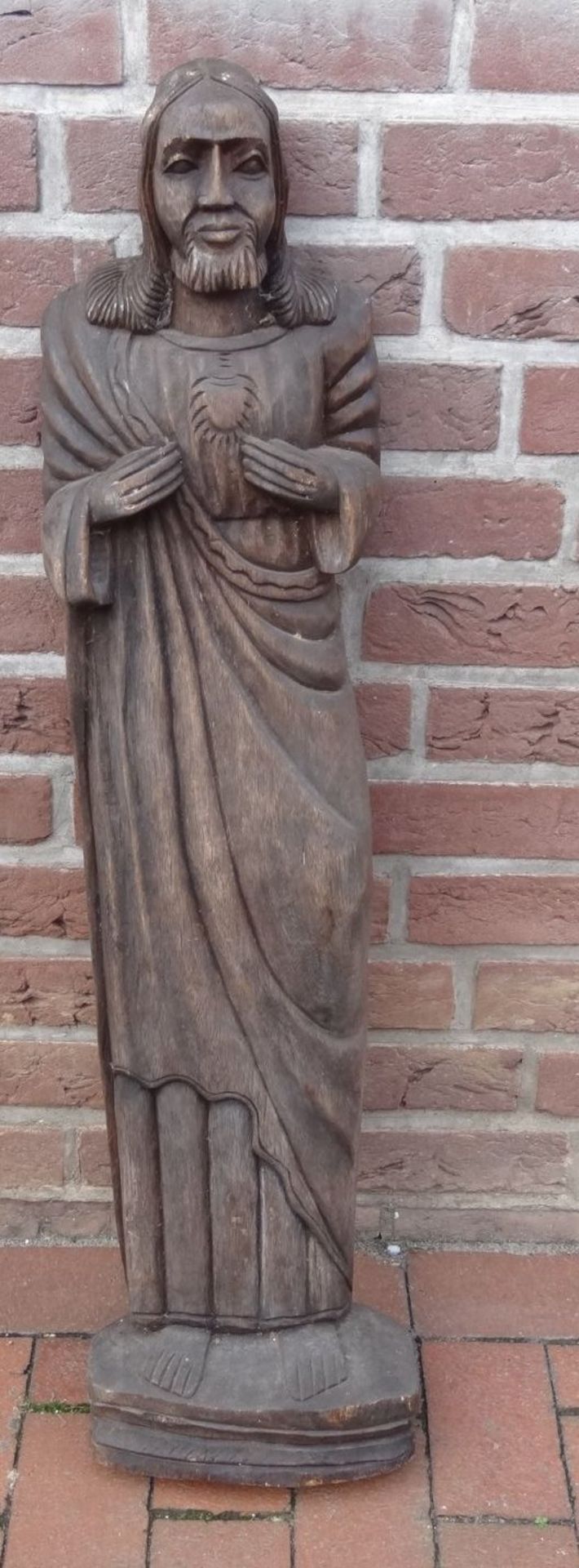 hohe Jesus-Statue, halbplastisch aus Holz geschnitzt, 104 cm, - Bild 2 aus 8