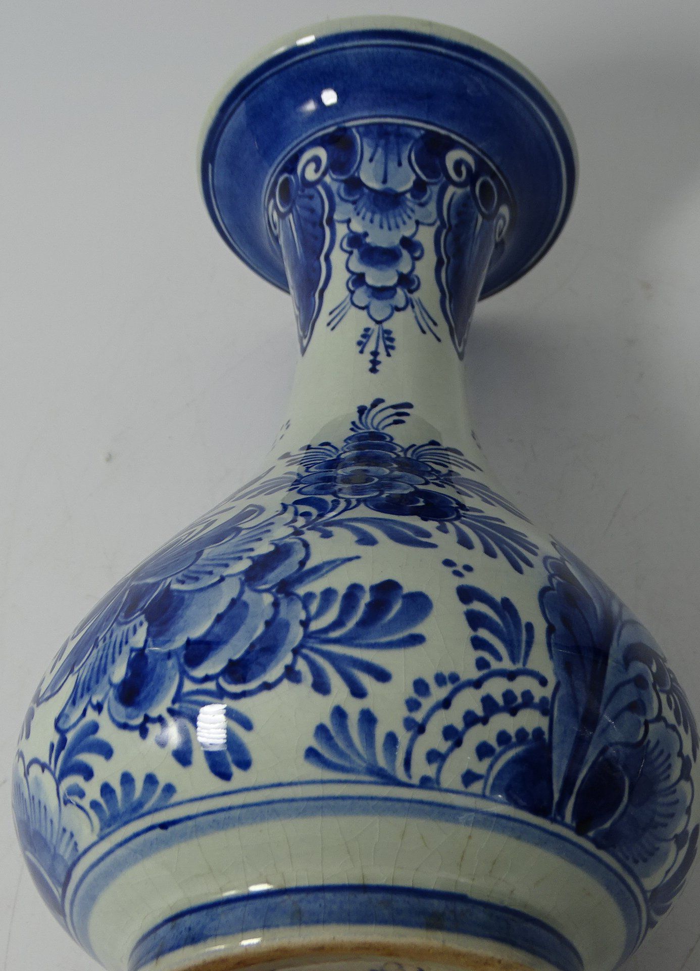 3 Teile Delft mit Blaumalerei Delft Vase mit Blaumalerei, H.-21 cm, Krug , Stand mit Abplatzer, H-1 - Bild 5 aus 12