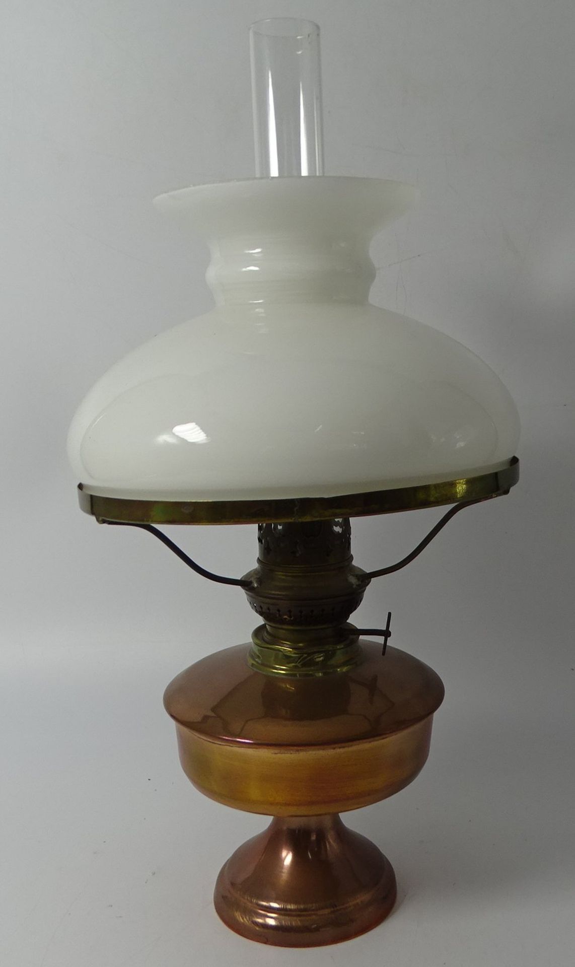 kl. Petroleum-Lampe, neuzeitlich, Kupferstand, H-33 cm