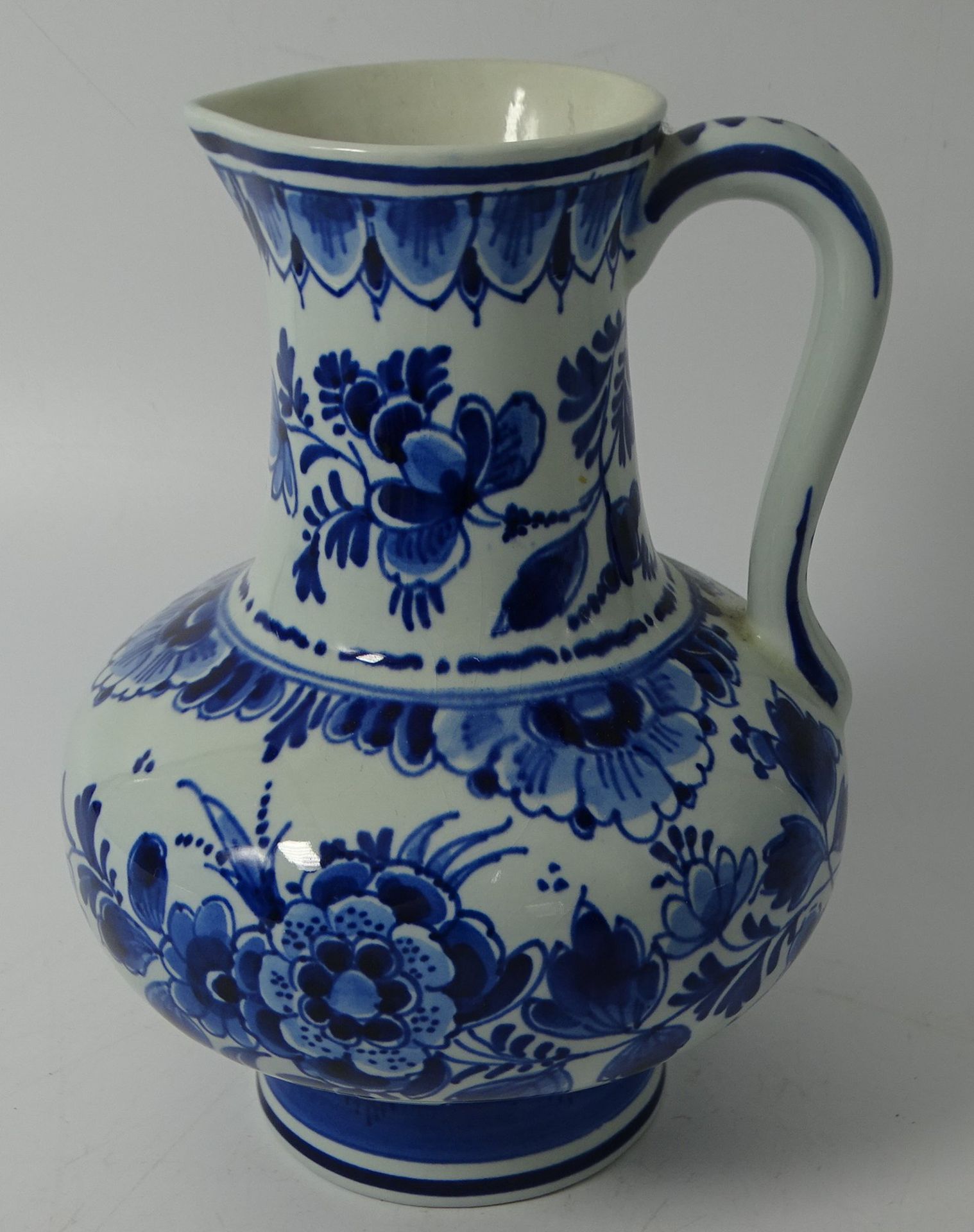 3 Teile Delft mit Blaumalerei Delft Vase mit Blaumalerei, H.-21 cm, Krug , Stand mit Abplatzer, H-1