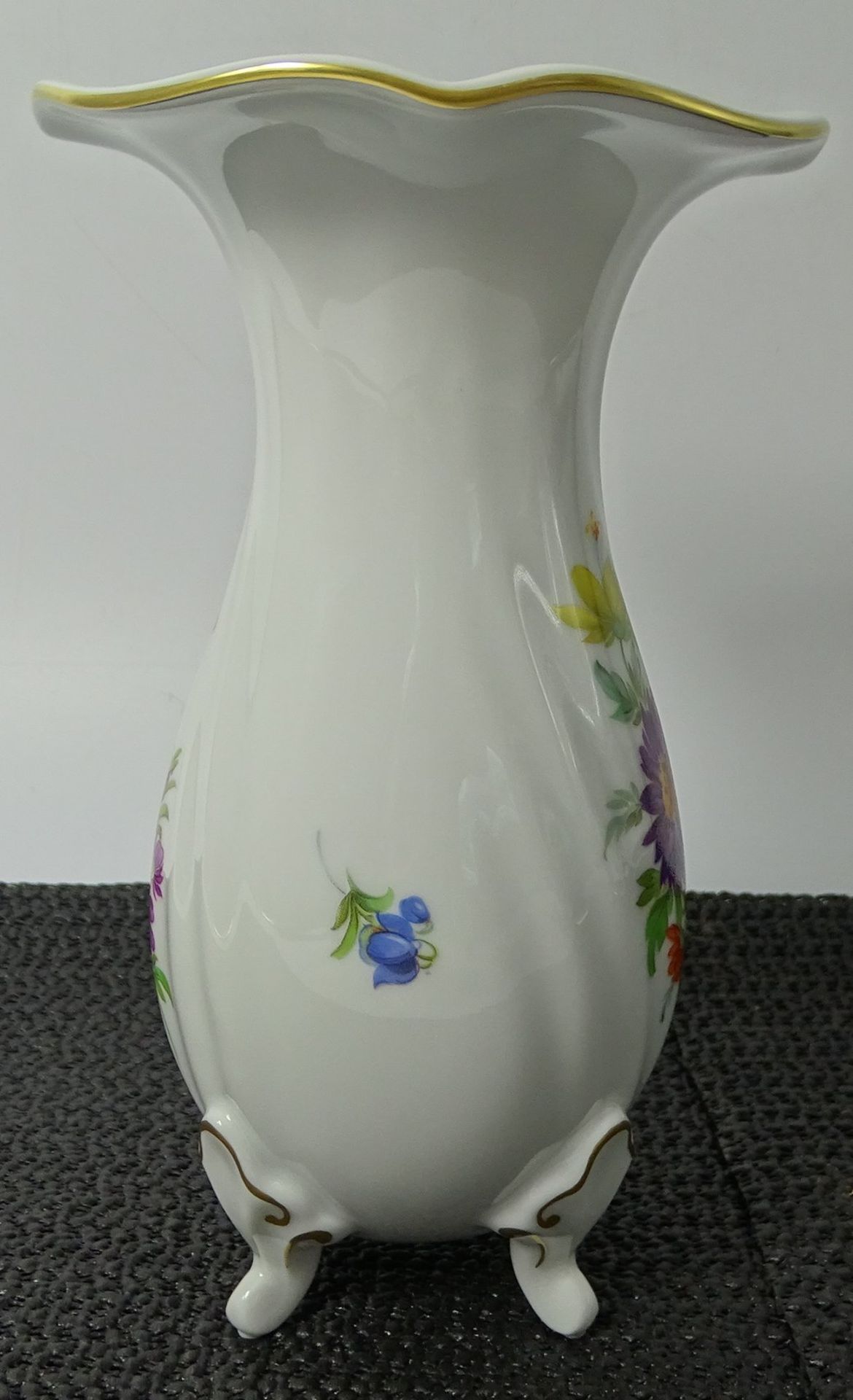 Vase auf vier Füsschen "Weimar",  H-18 cm - Bild 2 aus 4