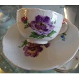 Moccatasse mit U.T. "Meissen" Blumen, Schwerter durchschliffen