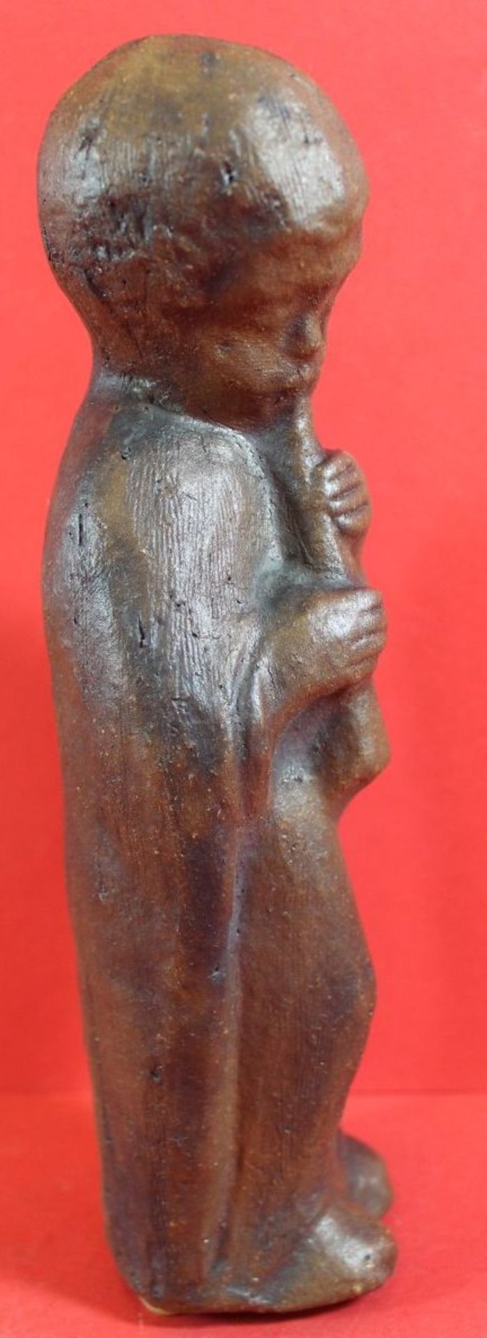 Terrakotta-Figur eines flötespielenden Jungen, H-22 cm - Image 2 of 4
