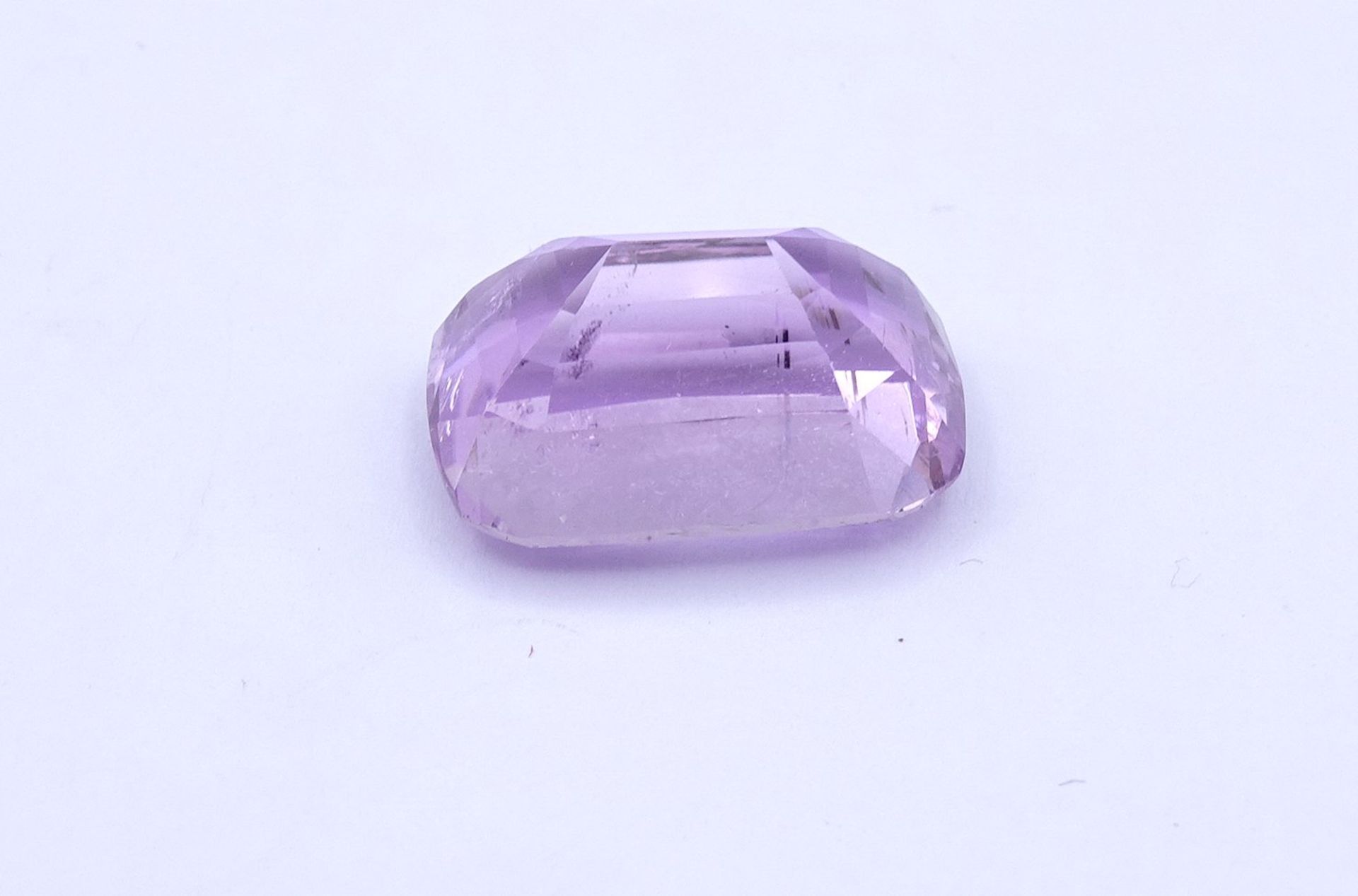 Farbintensiver natürlicher Kunzit, 19,60ct., 13,5x7,4x5,1mm - Image 4 of 4