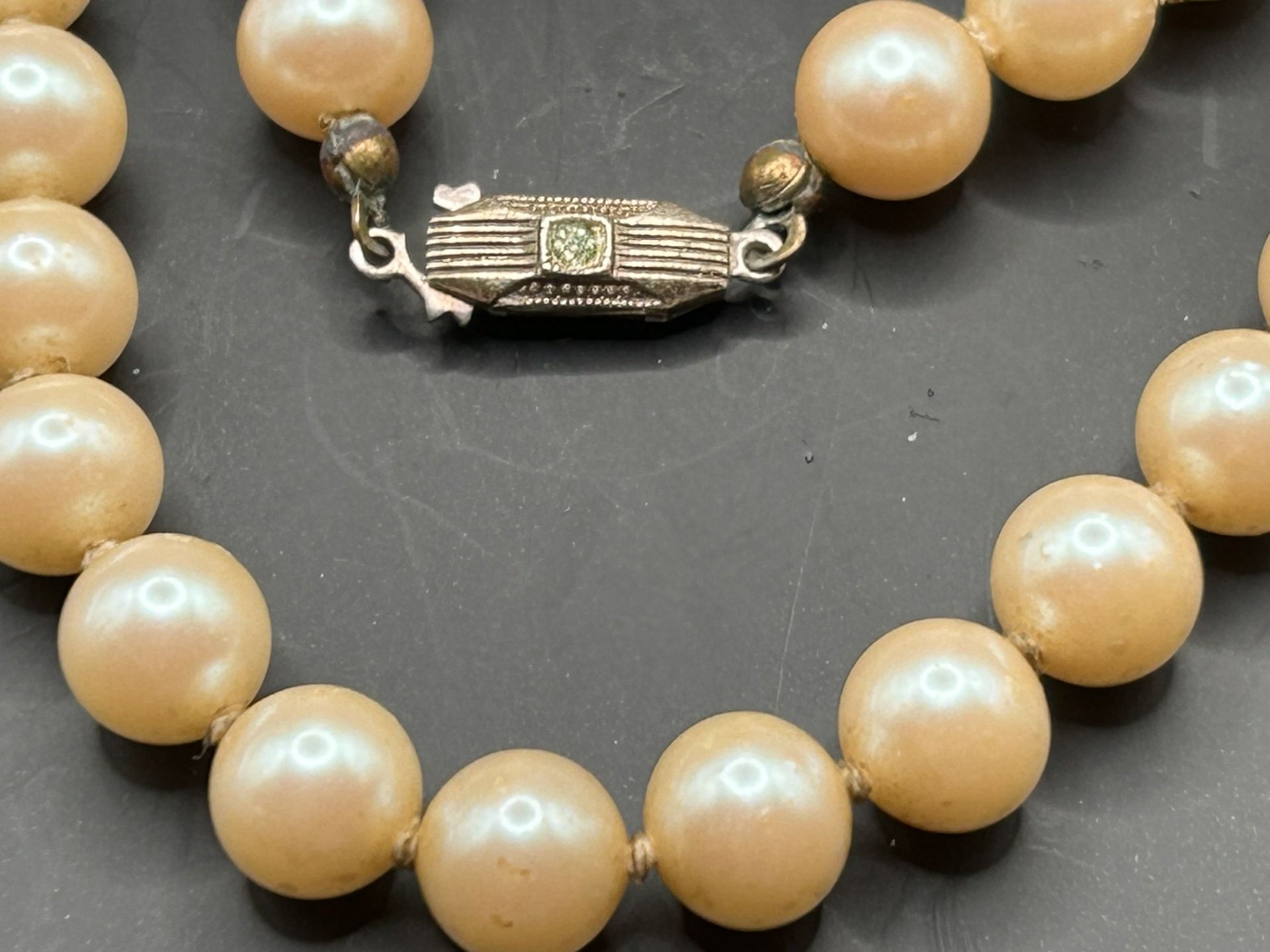 Perlenkette mit Silberschliesse, L-62 cm, D-ca. 0,8  cm - Bild 2 aus 2