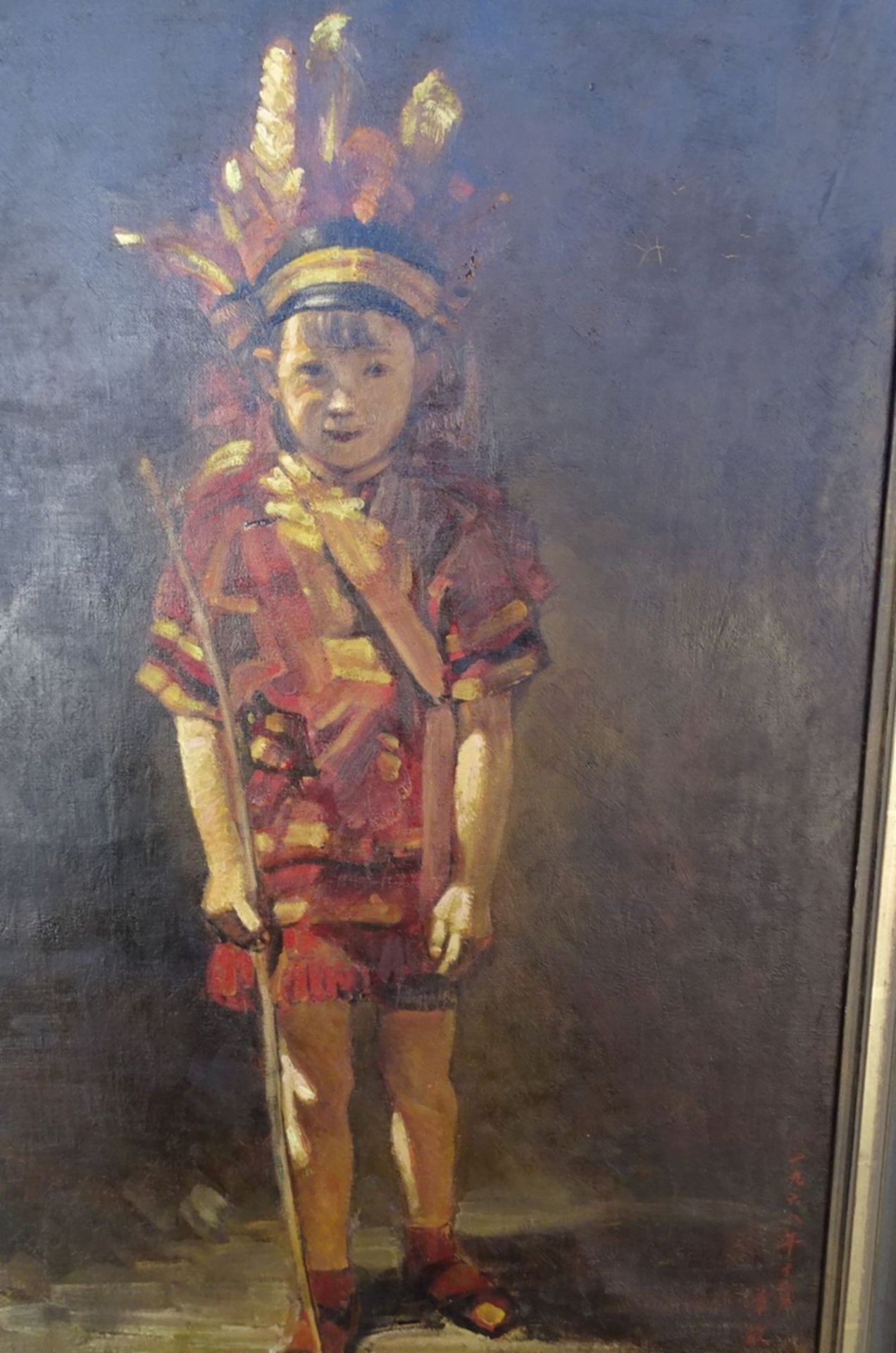 chines. signiert "kl. Junge als Indianer" Öl/Leinen, gerahmt, RG 82x61 cm - Bild 5 aus 6