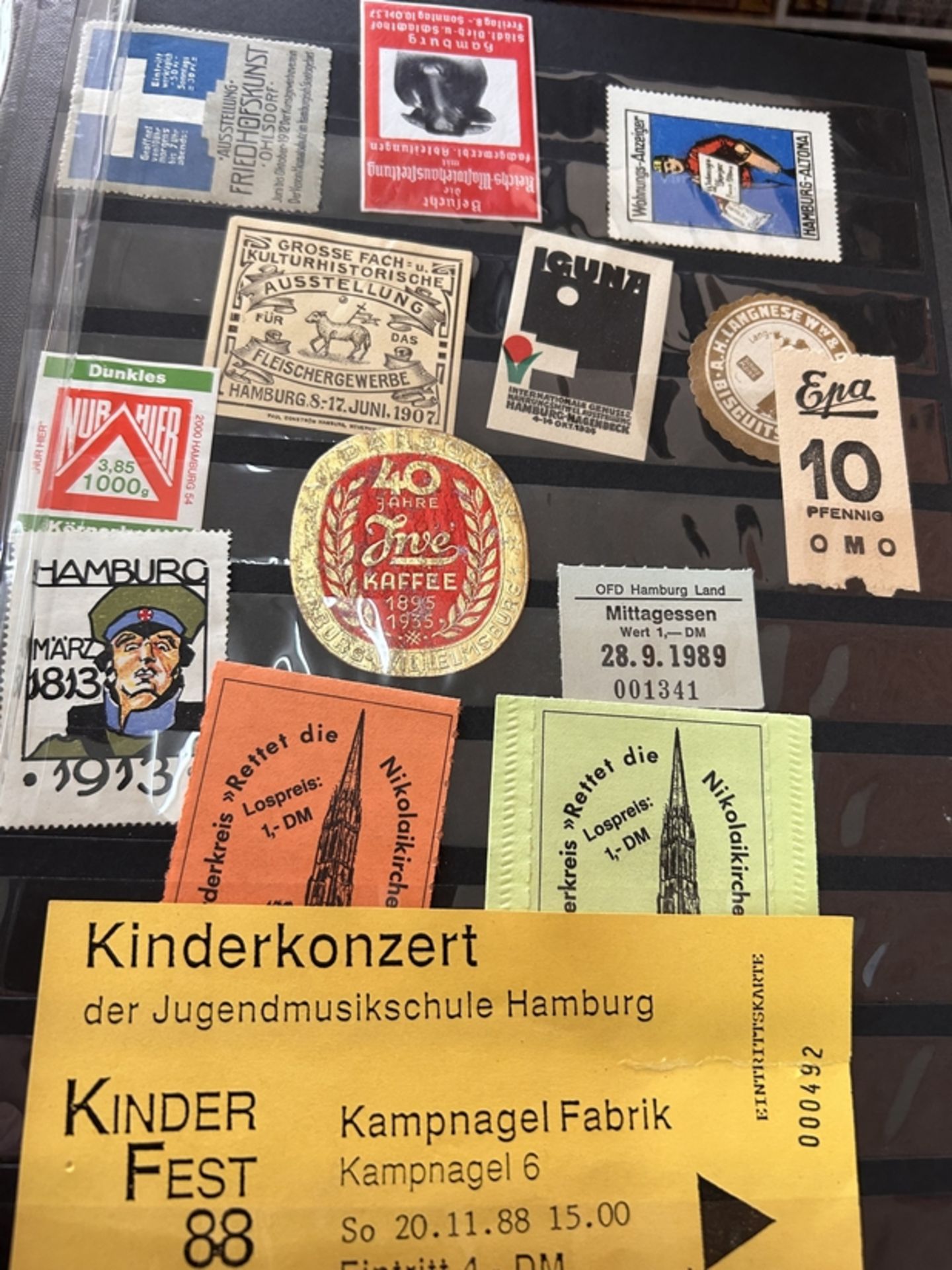 roter Ordner voller Hamburgensien, U-Bahnkarten, Theater und Konzert-Eintrittskarten, Zirkus-Hagenb - Bild 5 aus 15