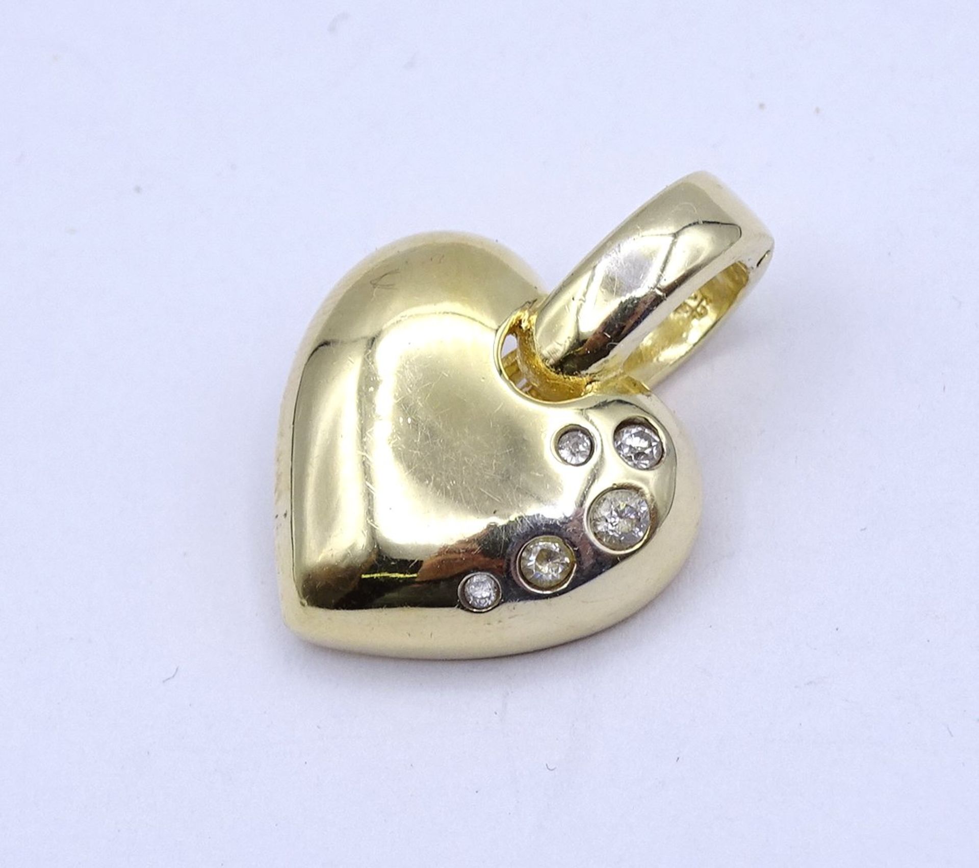 Herzförmiger Anhänger mit klaren Steinen, Silber 925 - vergoldet, 6,5g., 2,7x2,0cm, etwas berieben - Image 2 of 3