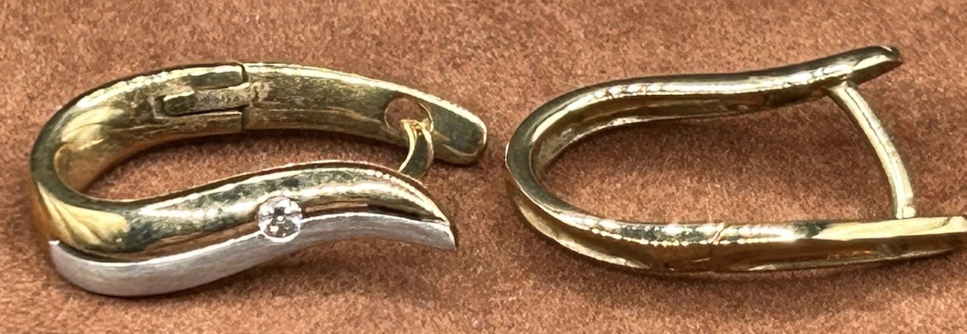 Paar Ohrstecker, Gold-333- seitlich klarer Stein, 2,4 gr. - Bild 3 aus 3