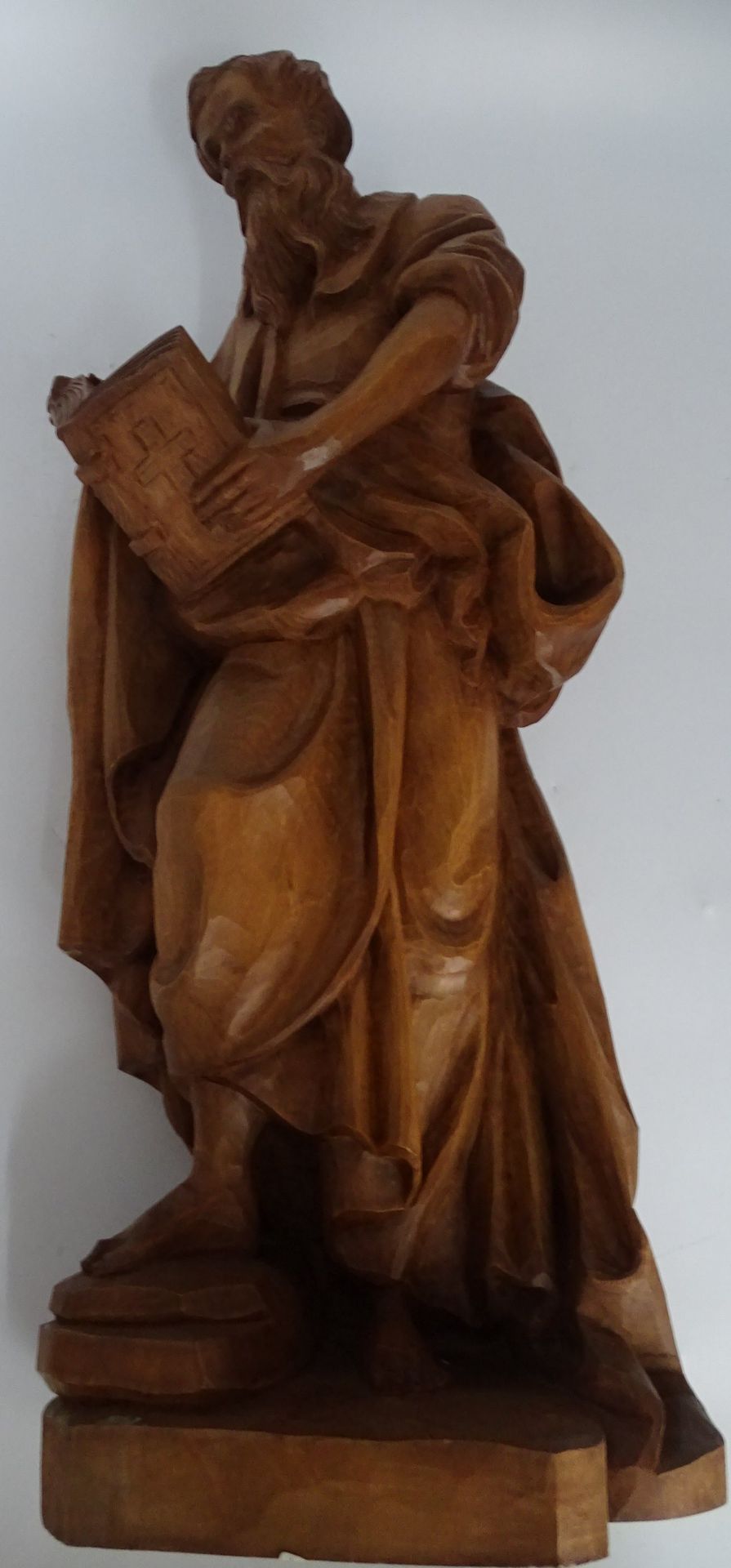 Holzskulptur "Evangelist Hl. Mathäus mit Buch", H-62 cm - Bild 6 aus 7