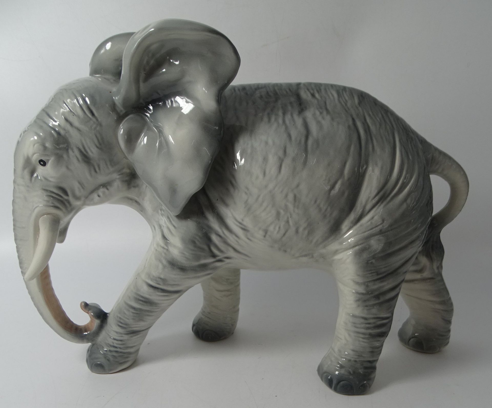 grosser Keramik Elefant, H-25 cm, L-35 cm