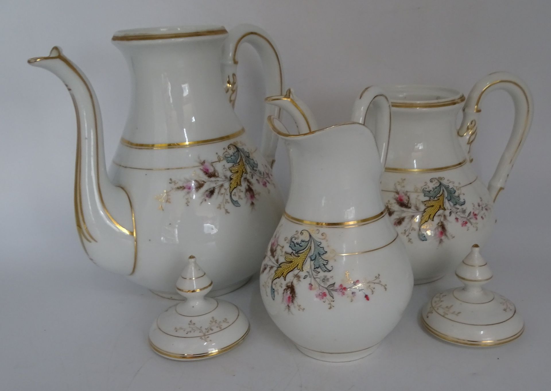 Biedermeier-Kaffee-Teekanne und Milchkännchen, Blumenbemalung, gut erhalten, H-max 26 cm - Image 3 of 5