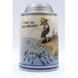 Bierkrug mit Zinndeckel, Vorderseite mit Spruch "Trinkt nur kein Wasser!", H. 15,5cm