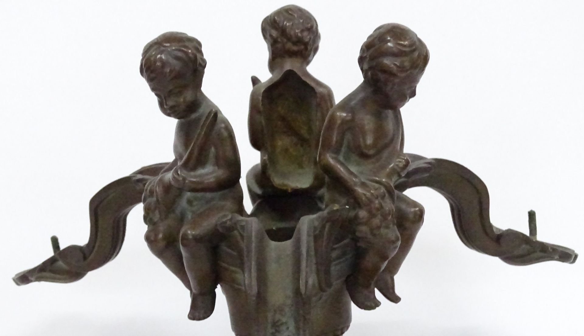 Tischlampenfuss oder ähnliches? Bronze, 3 Putti, H-21 cm, D-29 cm - Image 2 of 4