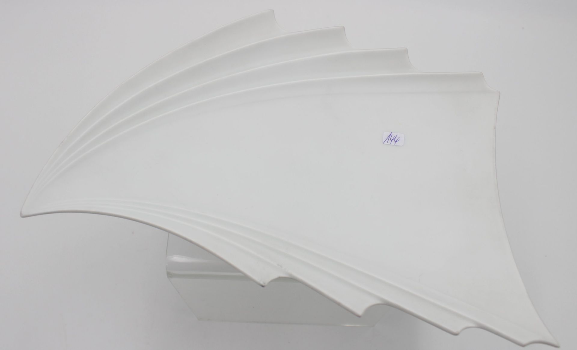 Design-Schale, Rosenthal studio-linie, Weißporzellan, ca. H-5cm, 29 x 18cm. - Bild 2 aus 3