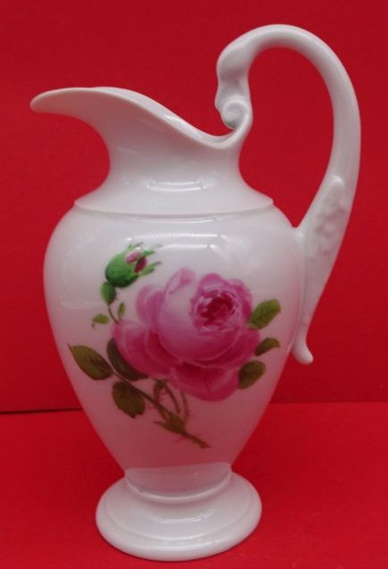 Milchkännchen auf Stand "Meissen" Rote Rose, 1.Wahl, Schwanenhals-Henkel, H-17 cm