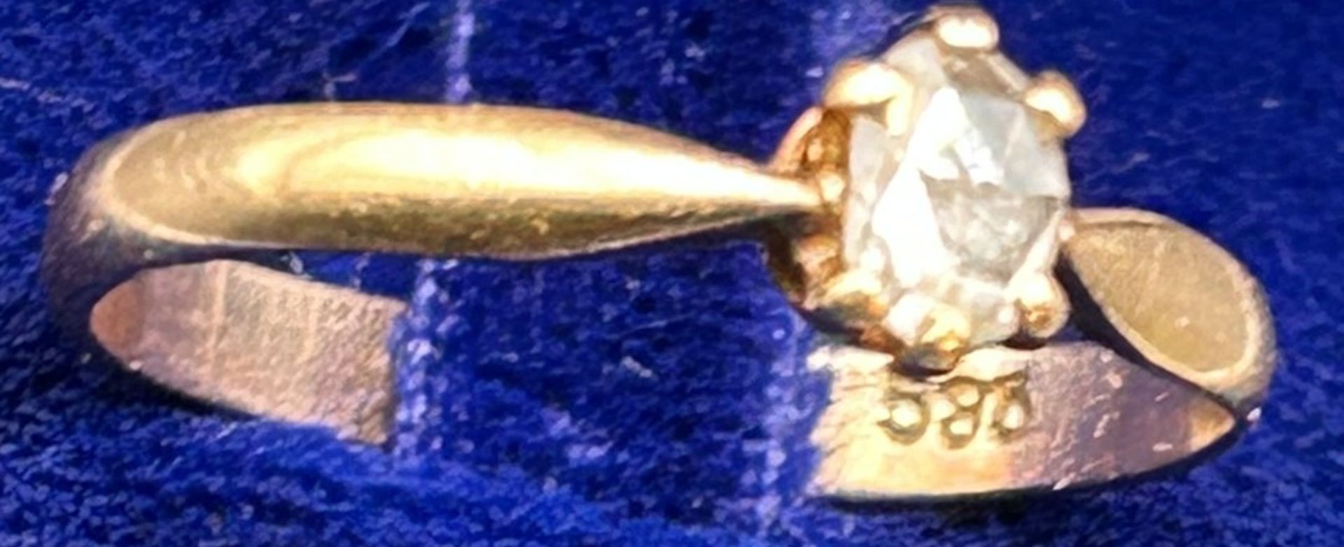 Goldring-585- mit Diamant, ca. 0,10 ct, 1,7 gr, RG 57 - Bild 3 aus 3