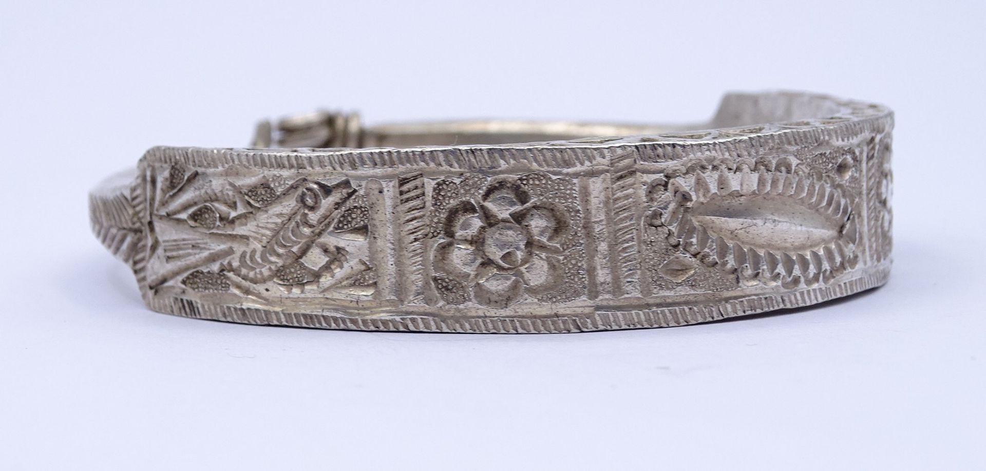 Massives Silber Armband, orientalisch, mehrere Punzierungen, 95g. - Image 2 of 7