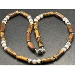 Tigeraugen-Halskette mit Perlchen, L-46 cm, Magnetschliesse