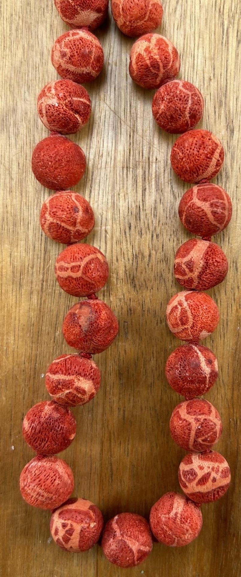 Schaumkoralle-Halskette, rot, L-ca. 45 cm, ca. 40 gr.
